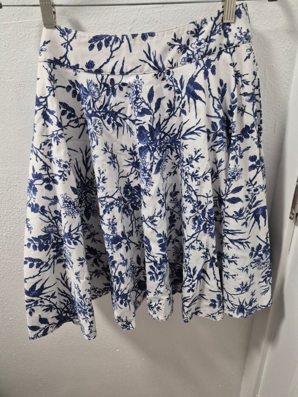 J. Peterman Blue & White Floral Bird A-Line Skirt Size 2 100% Cotton Lined - Picture 5 of 9